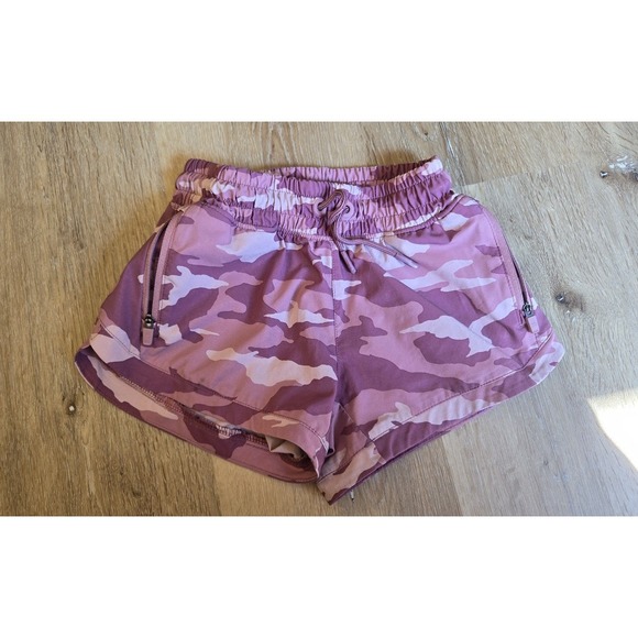 Athleta Girl Run World Shorts Size XS/6 Pink Camo - Picture 1 of 3